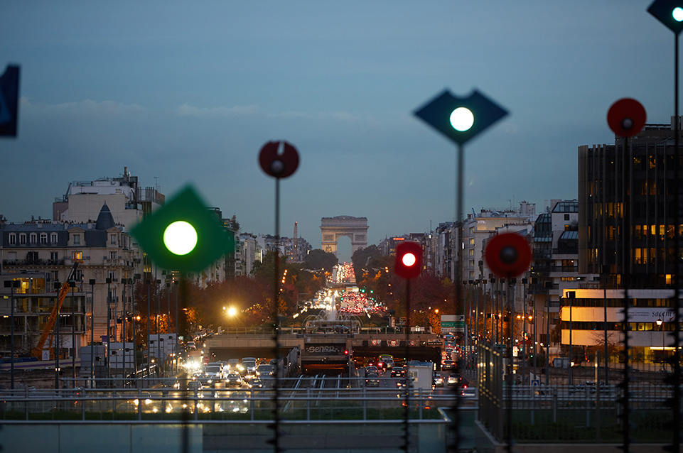 Paris and Le Arc de Triomphe by Stephen Je