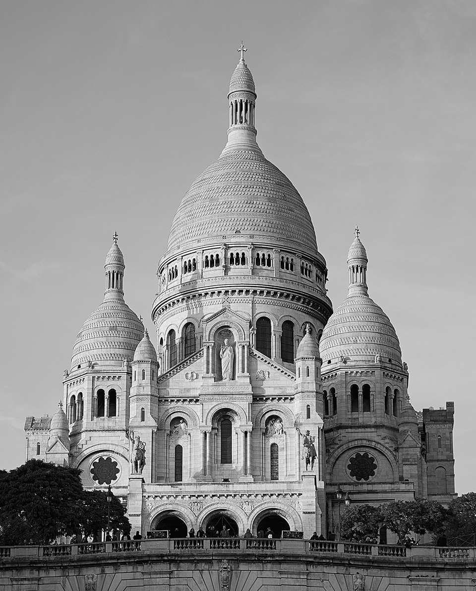 Sacré-Cœur in Paris by Stephen Je